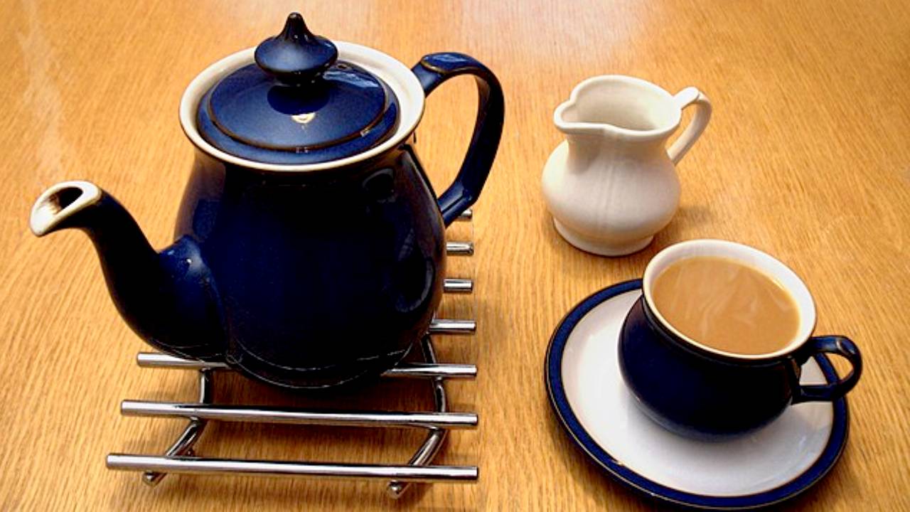 cup of tea with a teapot