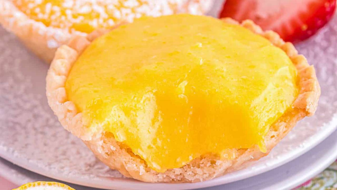 lemon tarts in graham cracker crust