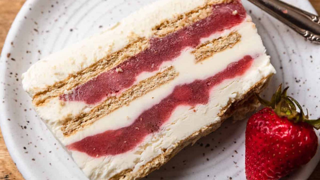 strawberry cream cheese icebox cake
