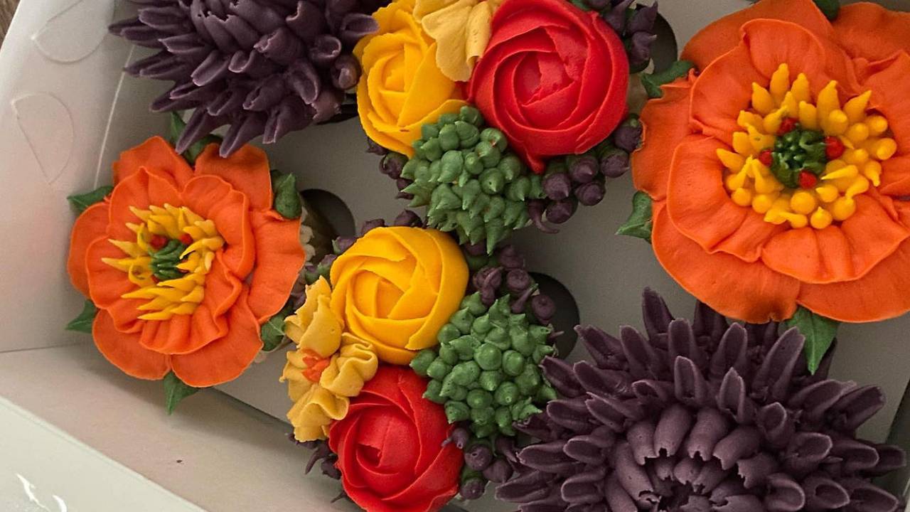 deep colored flower cupcake 6-pack