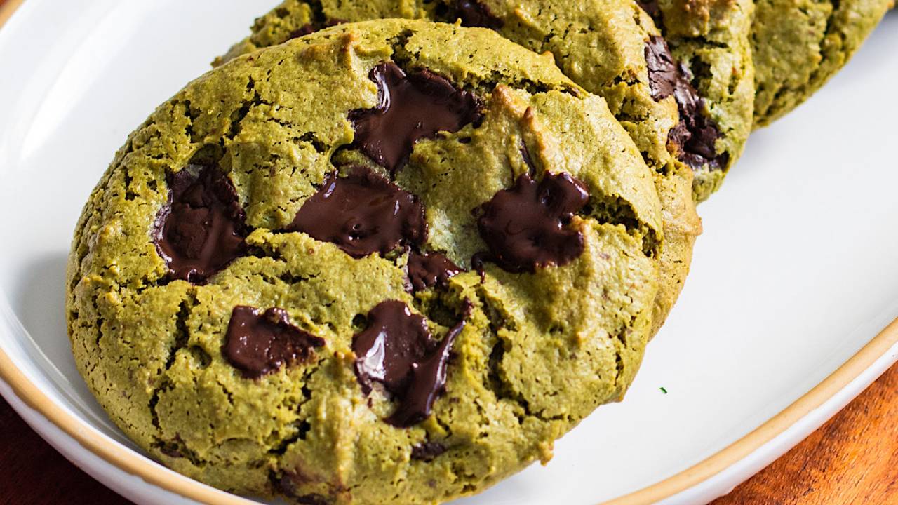matcha mint chocolate chip cookies on a plate