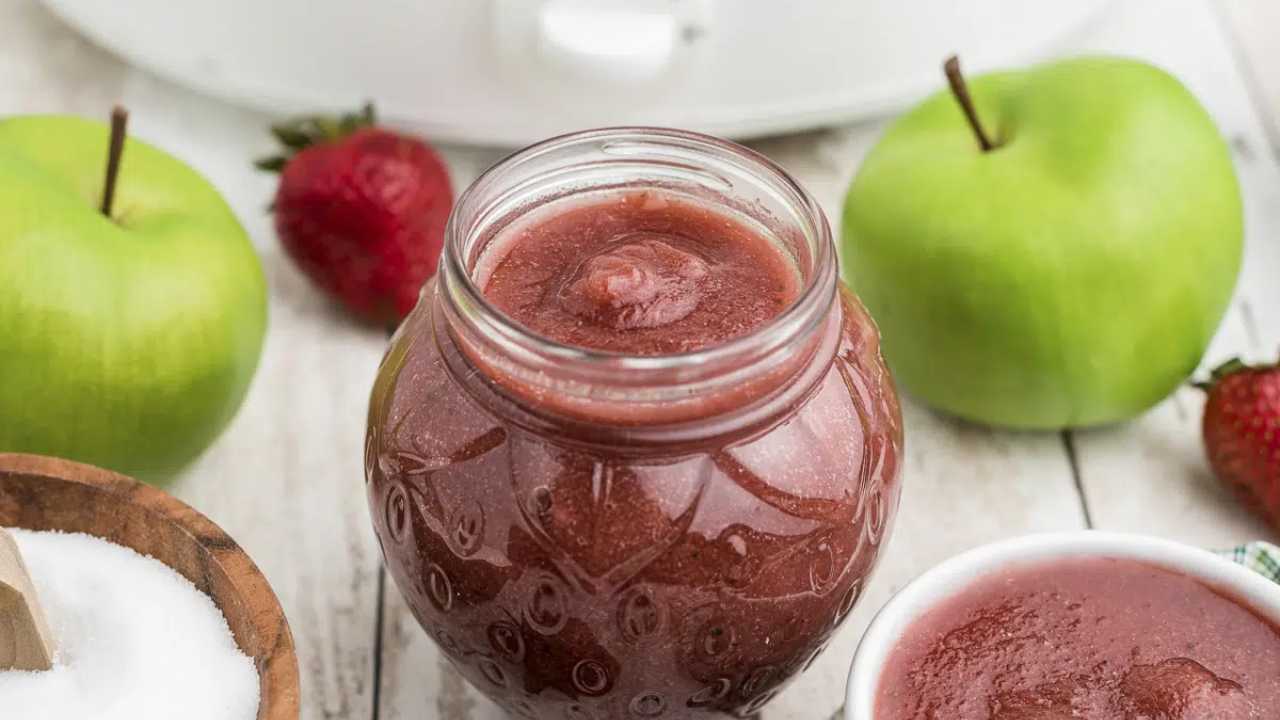 strawberry applesauce in a jar