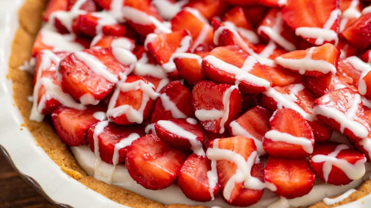 strawberry white chocolate pie