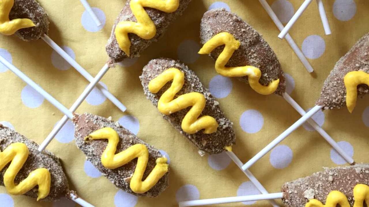 cake pops that looks like corn dogs